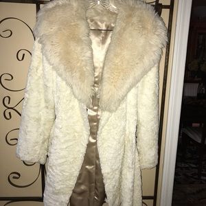 Style IV Vintage Faux Fur Coat